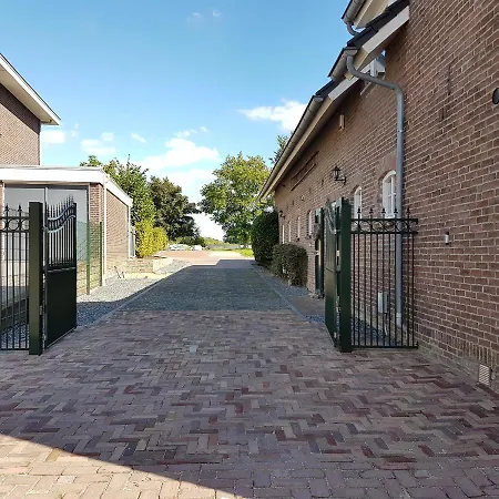 De Oude Koeienstal * Schimmert